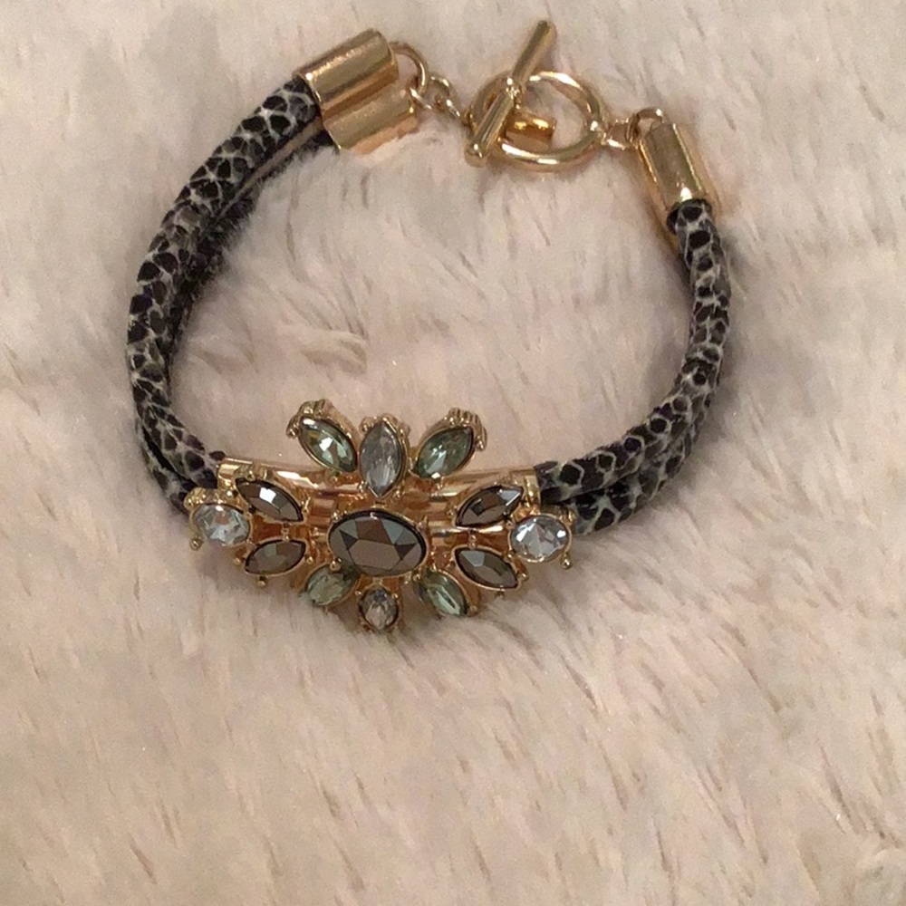 An Trio Vintage Jewelry Bracelet